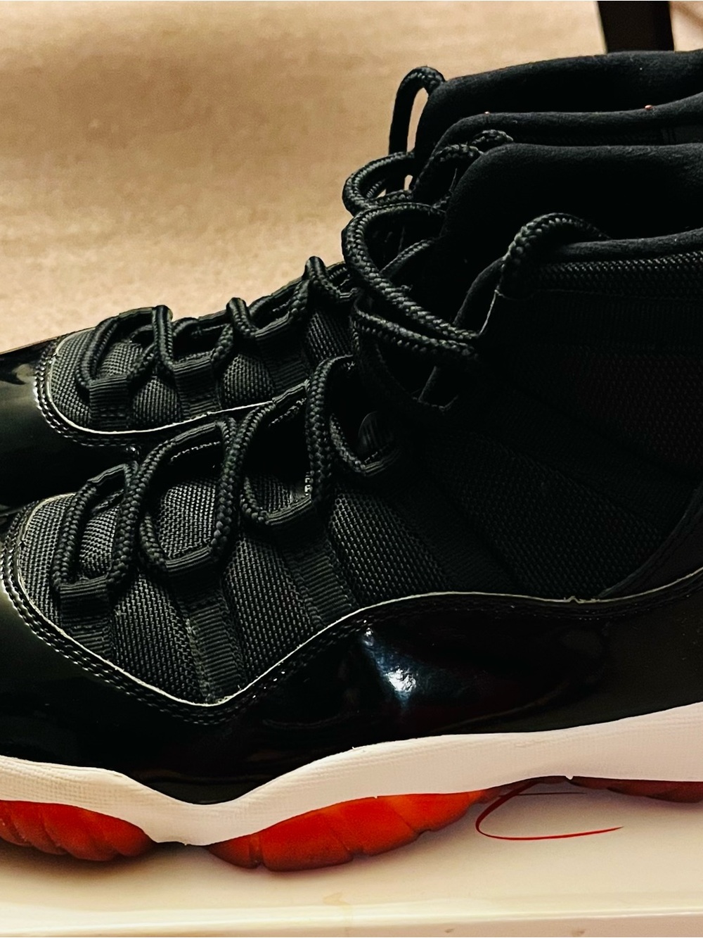 Jordan 11 Retro
Playoffs Bred (2019)